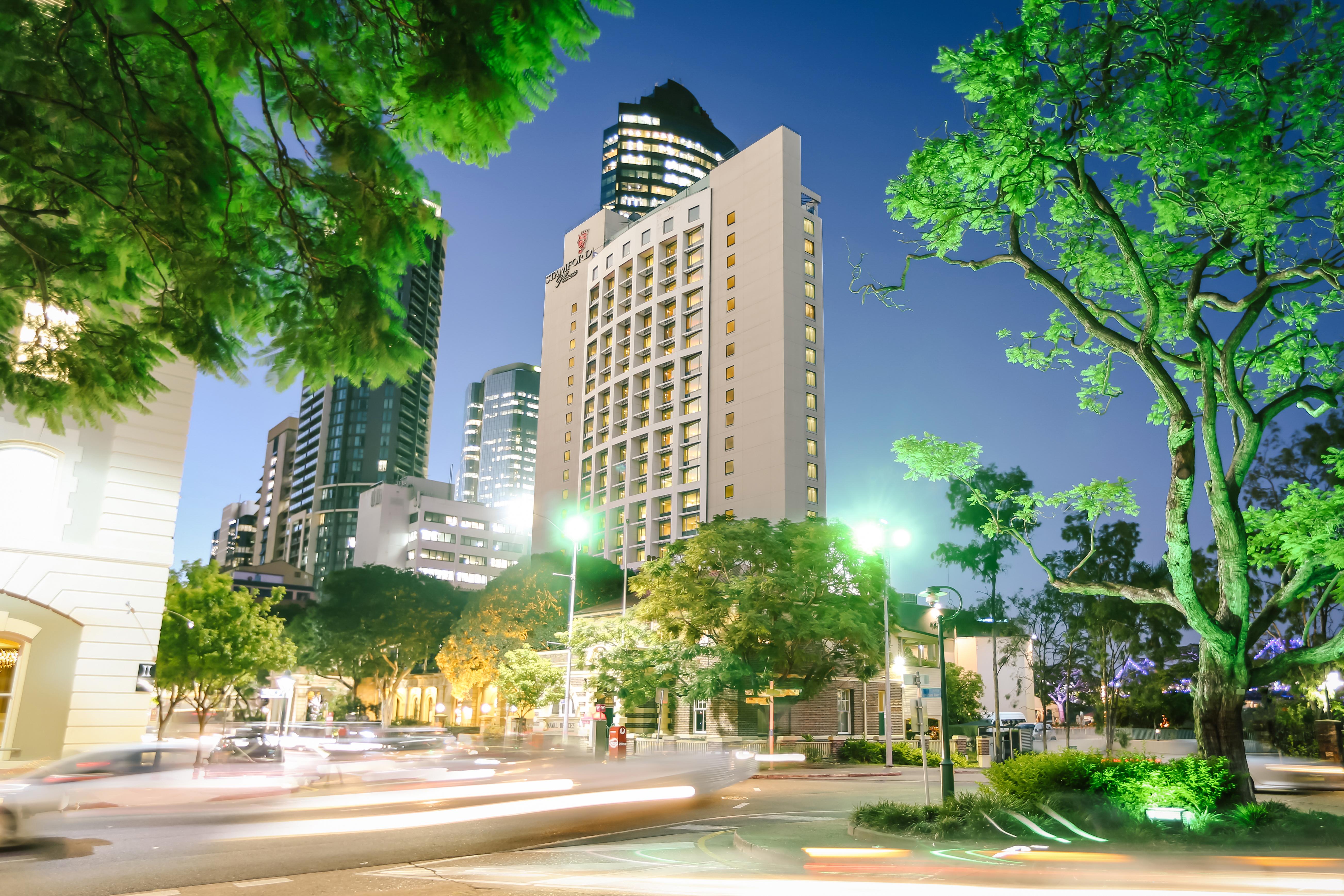 מלון Stamford Plaza בריסביין מראה חיצוני תמונה The hotel at night