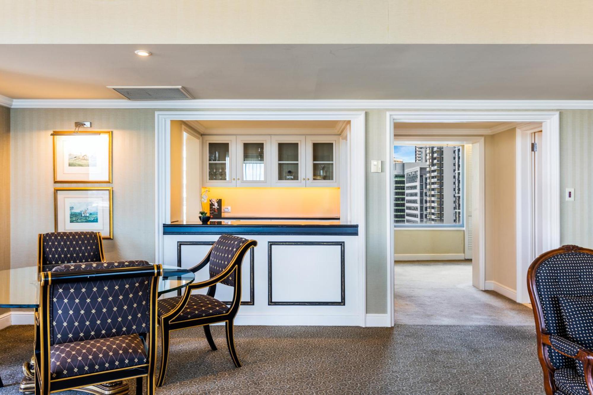 מלון Stamford Plaza בריסביין מראה חיצוני תמונה A suite at the Four Seasons Hotel
