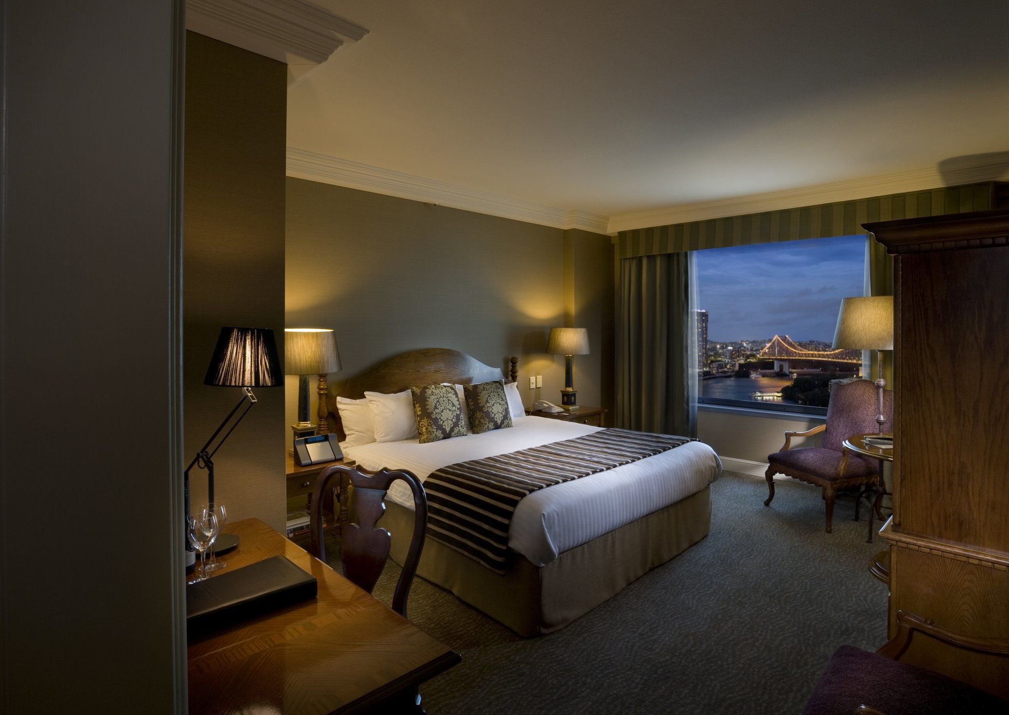 מלון Stamford Plaza בריסביין חדר תמונה A bedroom at the hotel