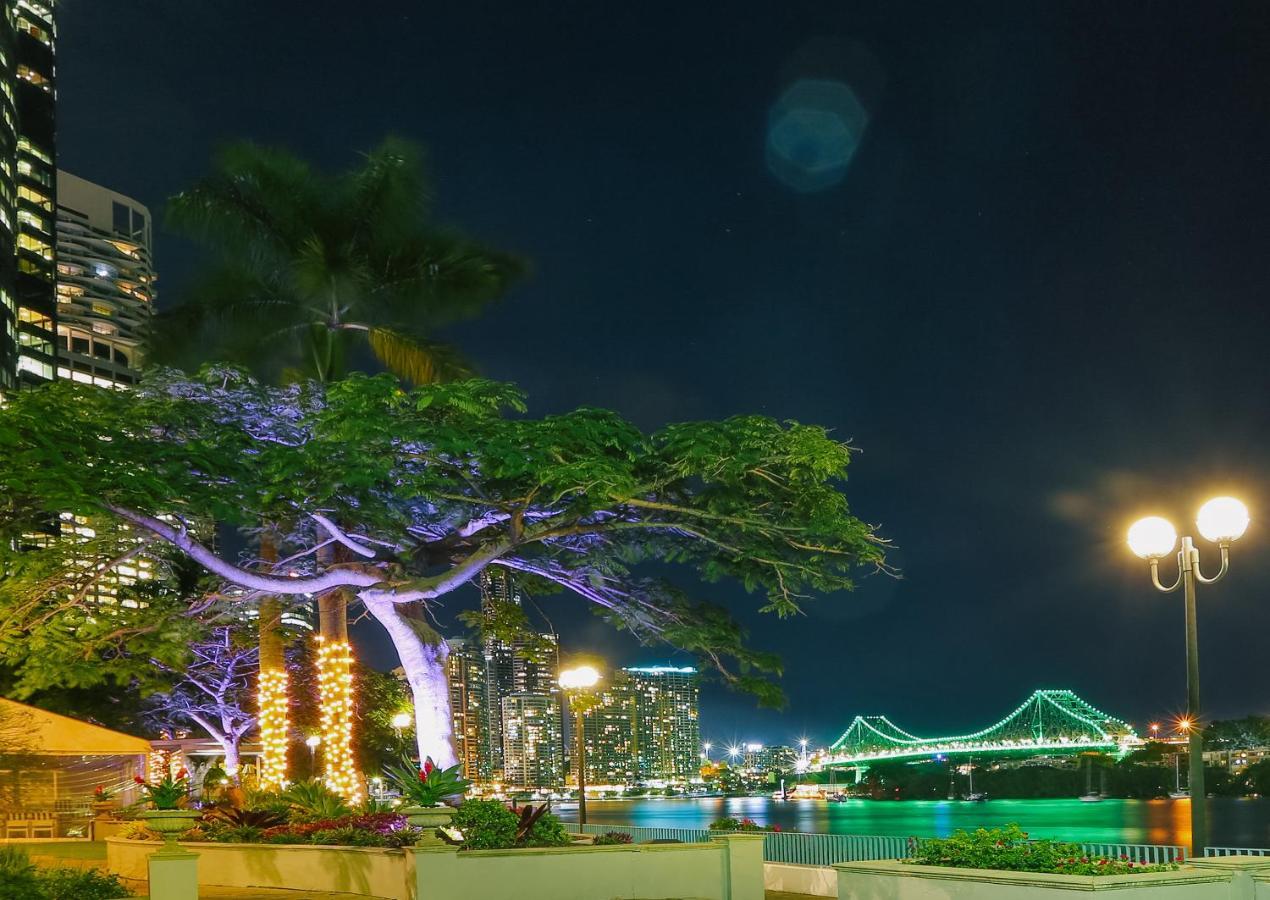 מלון Stamford Plaza בריסביין מראה חיצוני תמונה The Story Bridge at night
